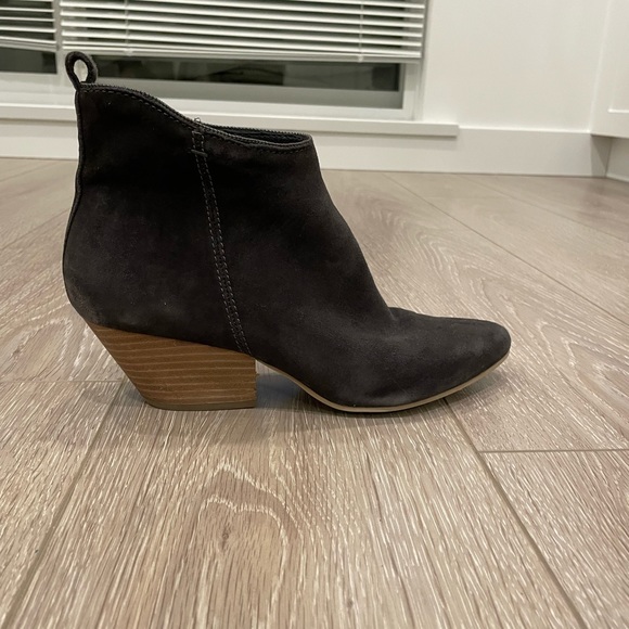 Size 8.5 Dolce Vita ankle boots - Picture 1 of 10